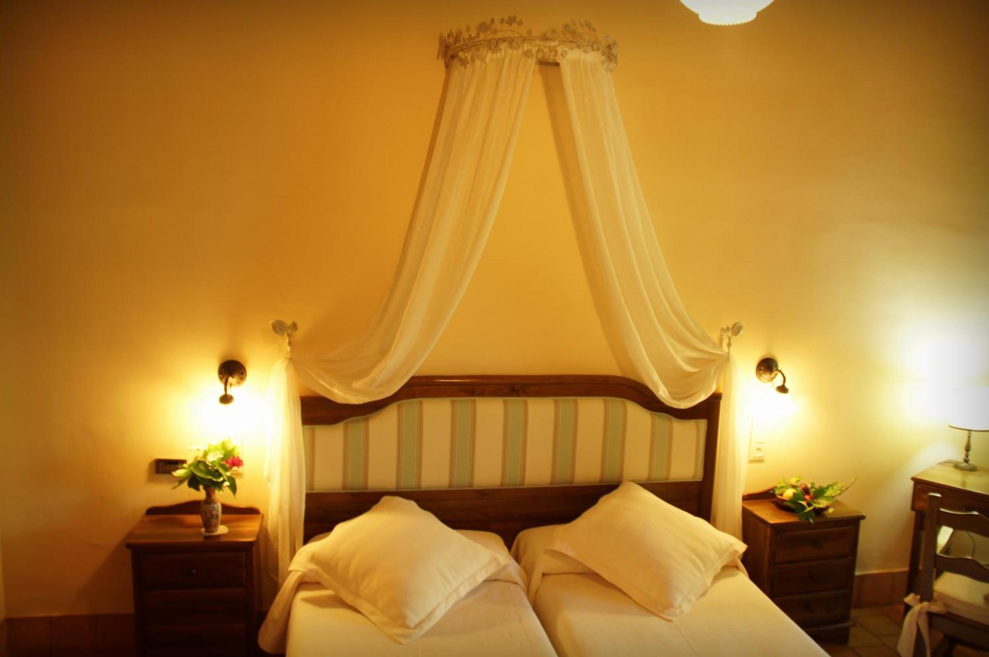 Aumallia & Hotell 4*